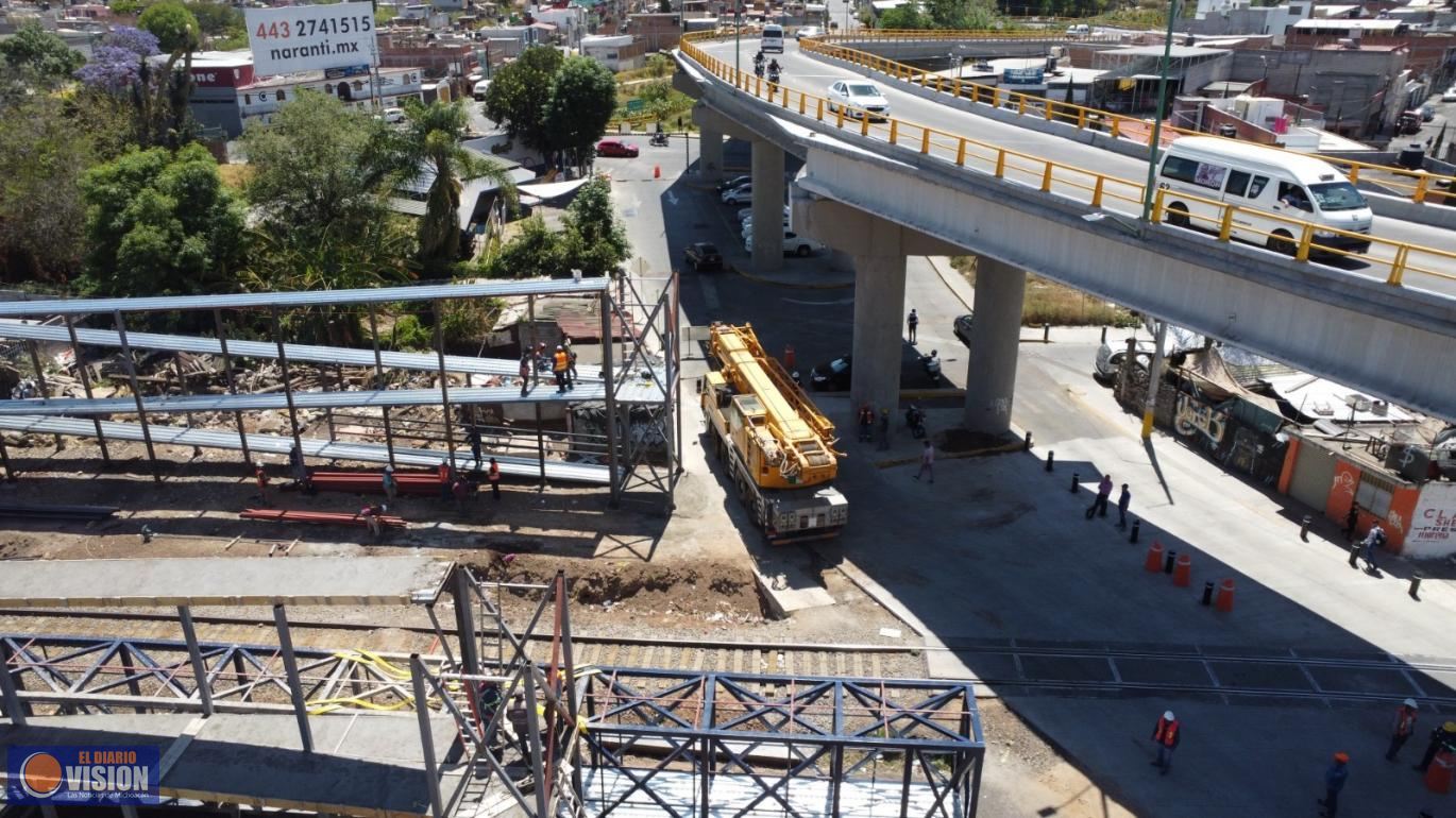 Emite Alfonso Martínez alerta vial por colocación de puente peatonal en Av. Siervo de la Nación