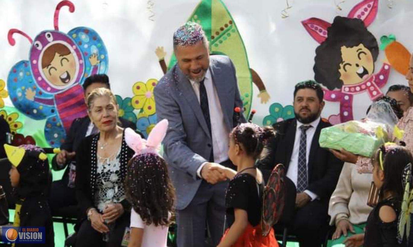 Encabeza Alcalde León Balbanera tradicional desfile de primavera en Zacapu