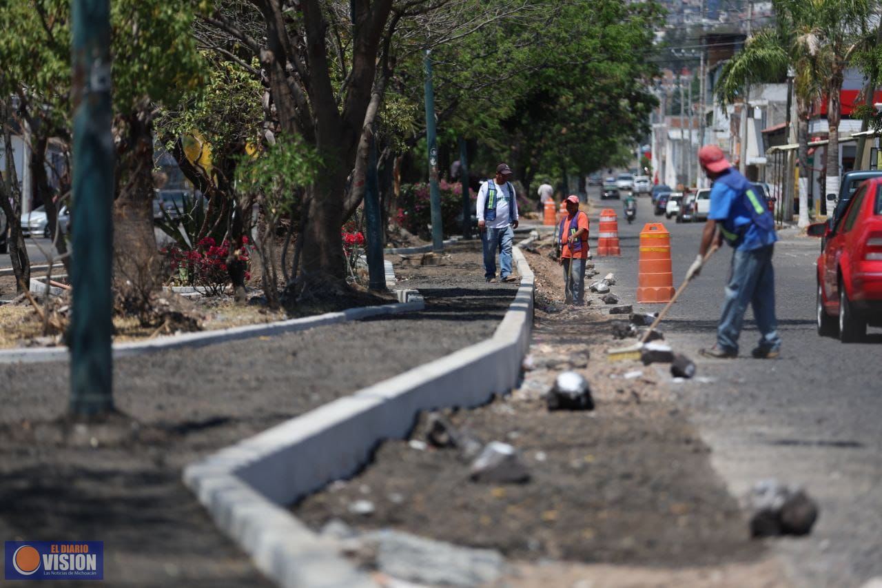 Ayuntamiento mantiene alerta vial por construcción de parque lineal en av. Quinceo