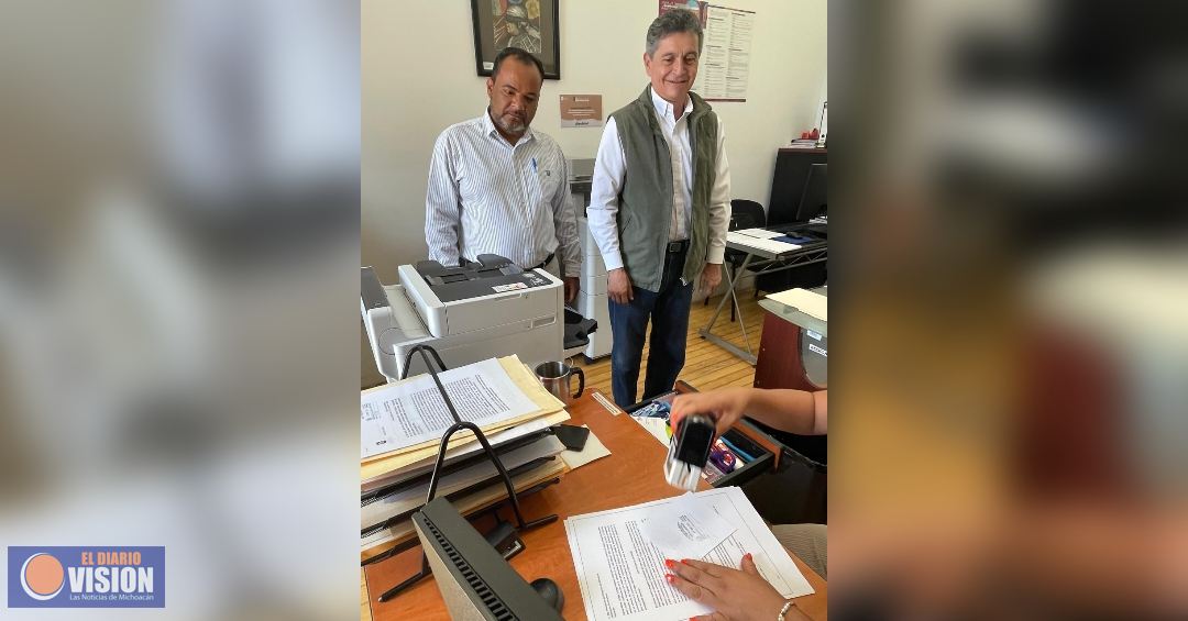 Daniel Mora y Jorge Vázquez candidatos a diputados, presentaron iniciativa ante el Congreso 
