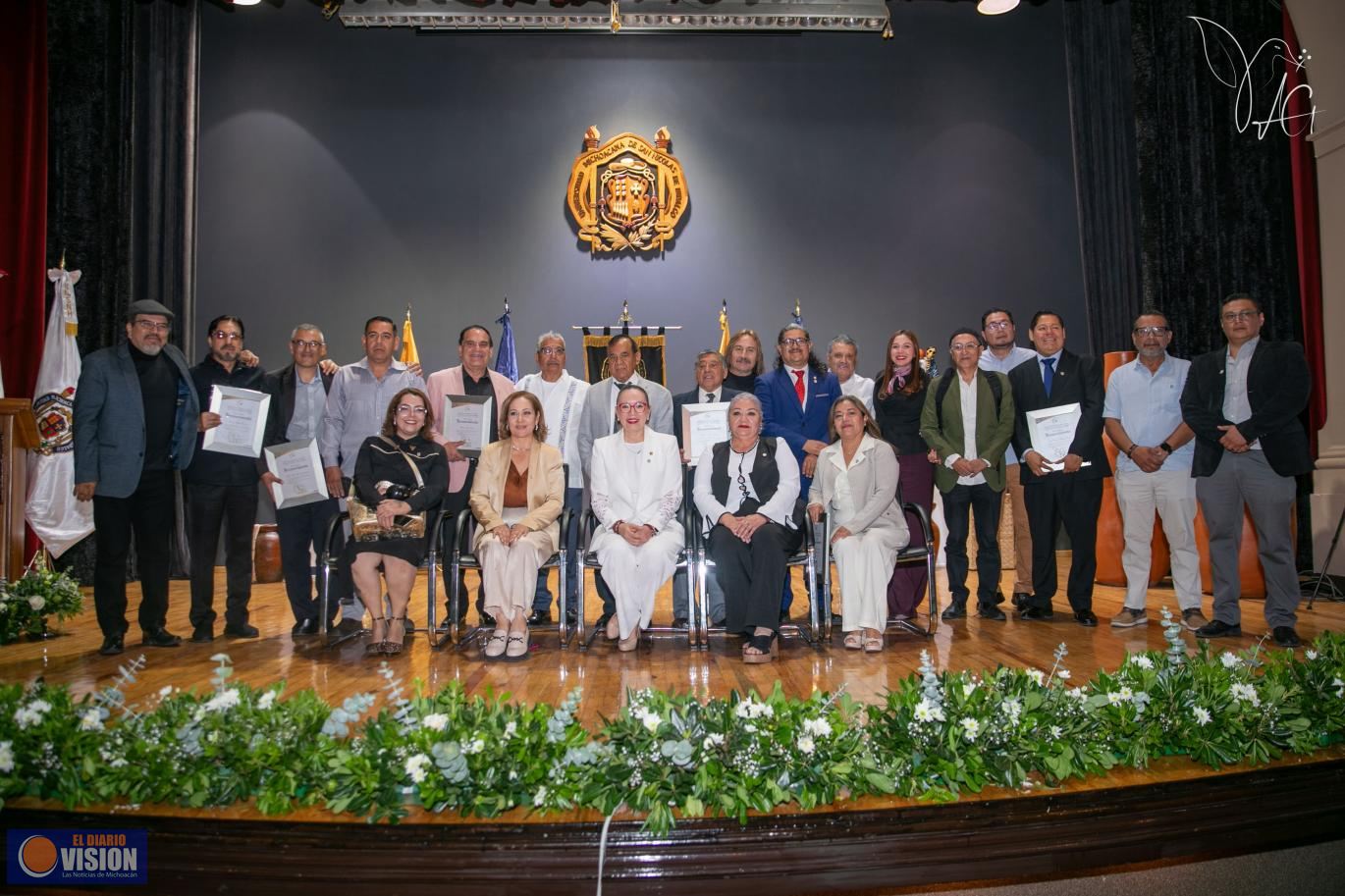 La UMSNH, reconoce trayectoria de quienes han dedicado su vida a la radio y la televisión 