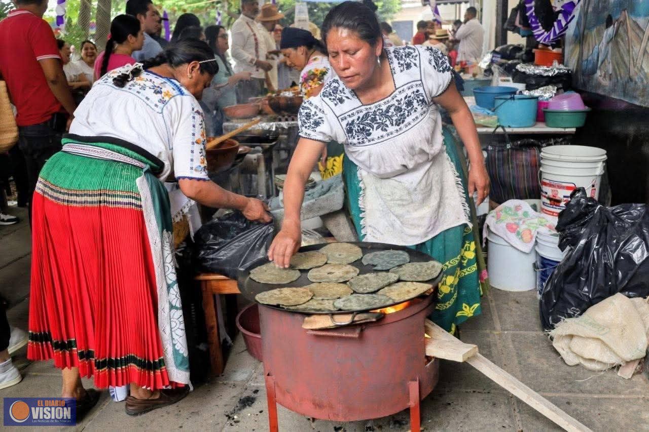 Gran exposición de sabores y olores tradicionales en “La Ranita” Uruapan