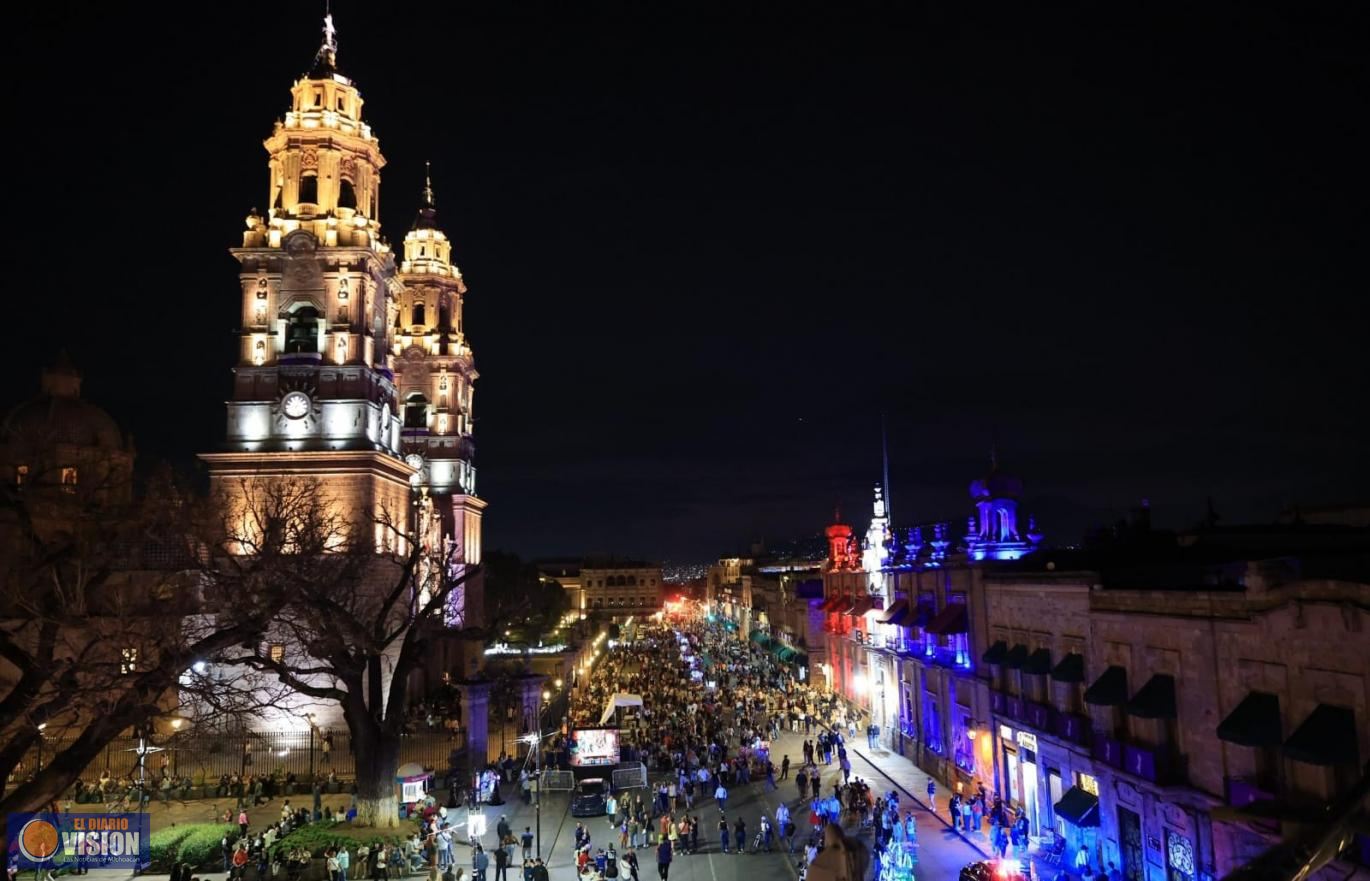 Centro Histórico de Morelia luce repleto con la representación de la Última Cena