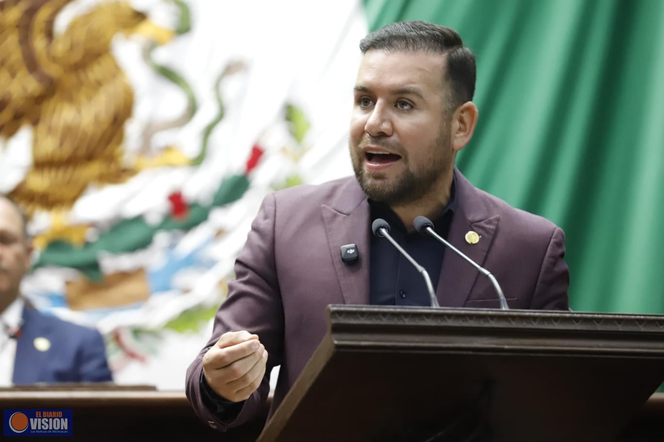 Propone Reyes Galindo agravar delitos contra docentes en Michoacán