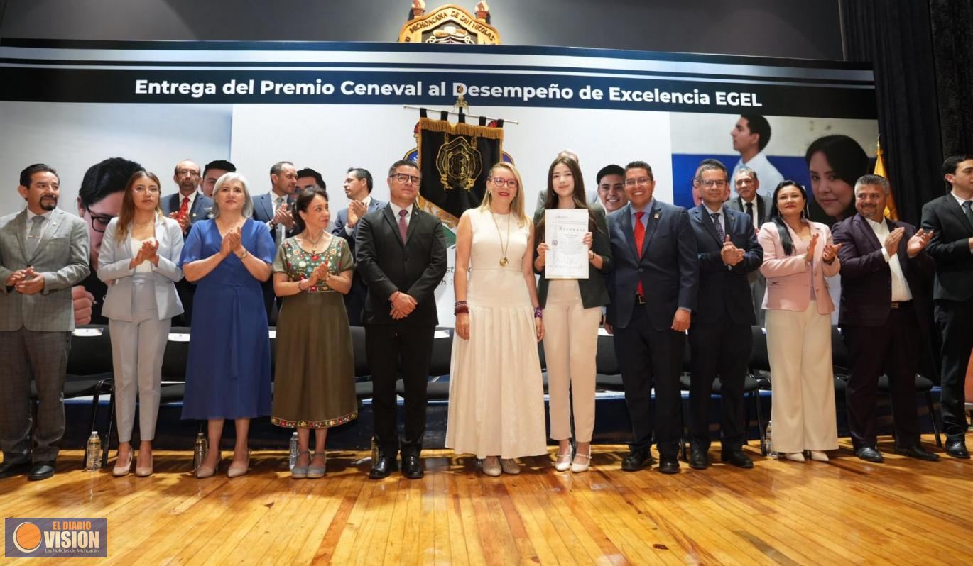 UMSNH brilla por la excelencia académica de Nicolaitas reconocidos por CENEVAL