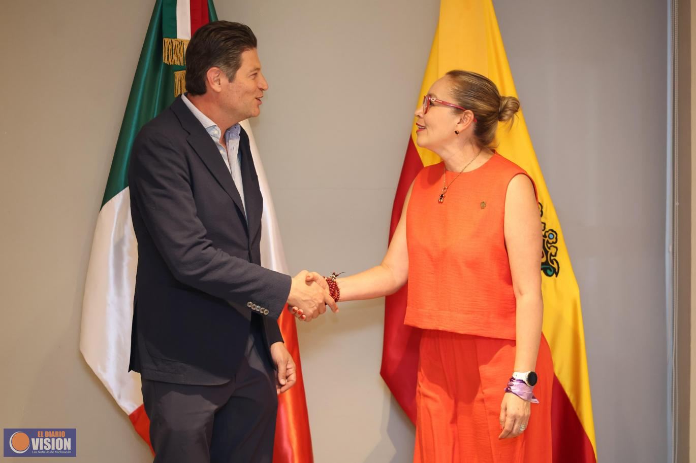 Ofrece Alfonso Martínez ruta a Yarabí Ávila para saldar históricos adeudos de UMSNH