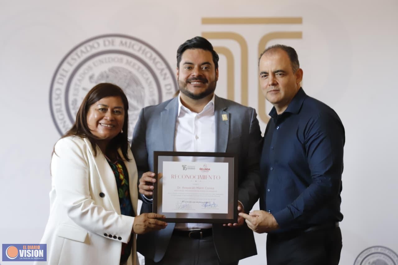Reconoce Congreso a Clínica de Disrafismo Espinal dirigida por el Doctor Agustín Calderón Pérez