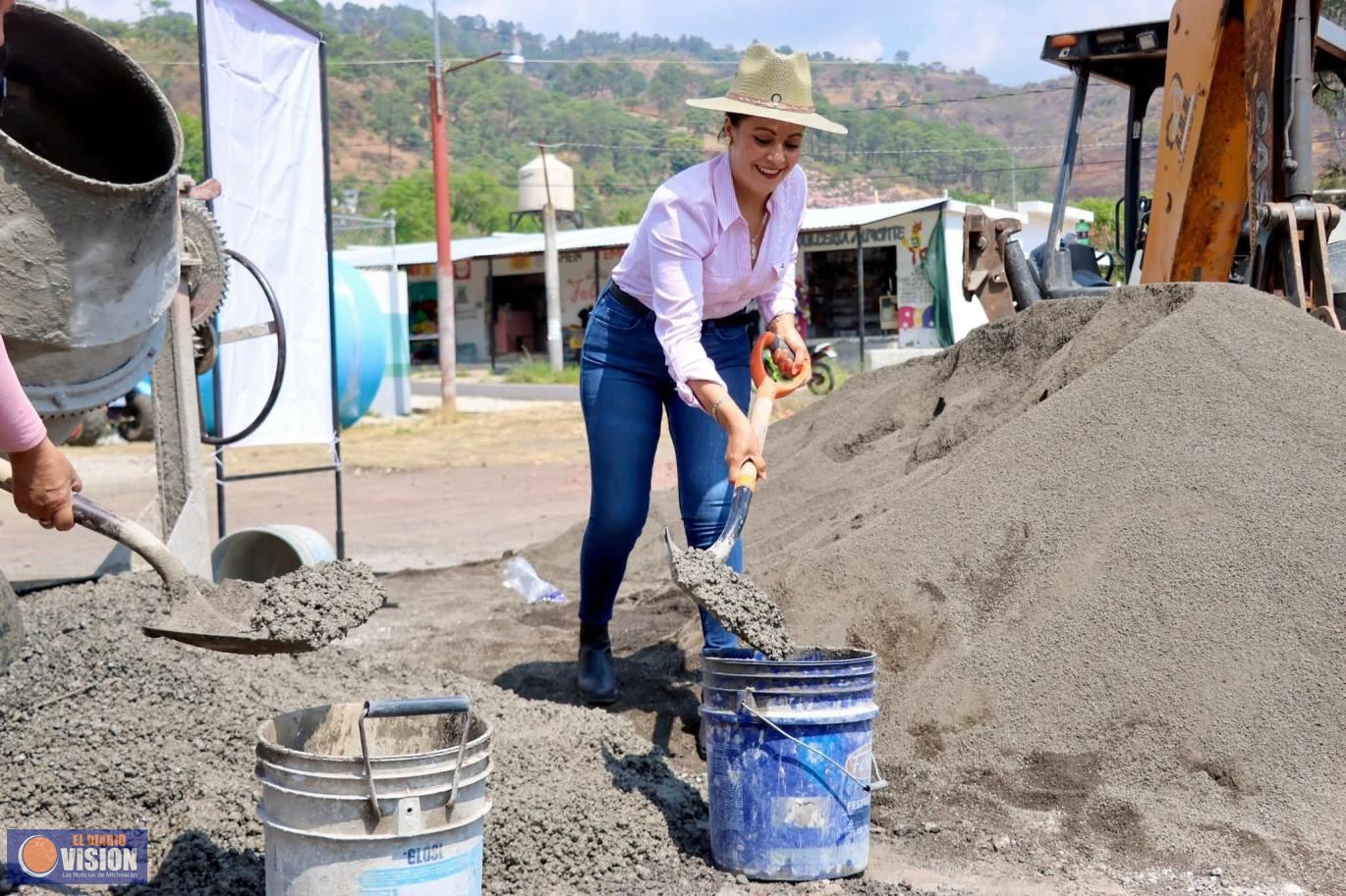 Graciela Hernández Arreola arrancó trabajos de segunda etapa del mercado de Cahulote de Santa Ana 
