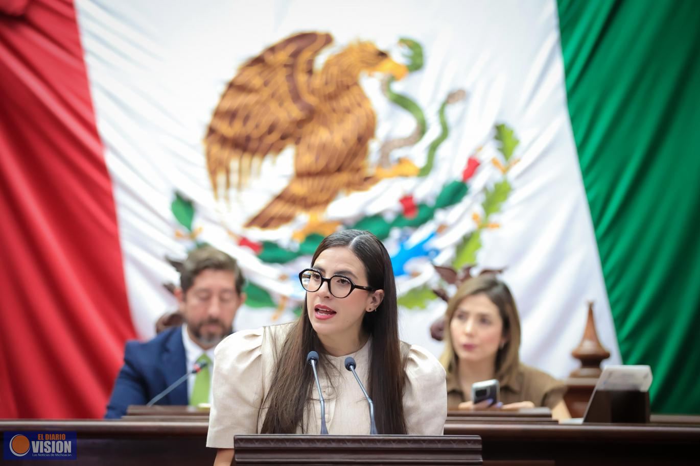 Giulianna Bugarini plantea que todas las leyes que aprueba el Congreso tengan versión ciudadana