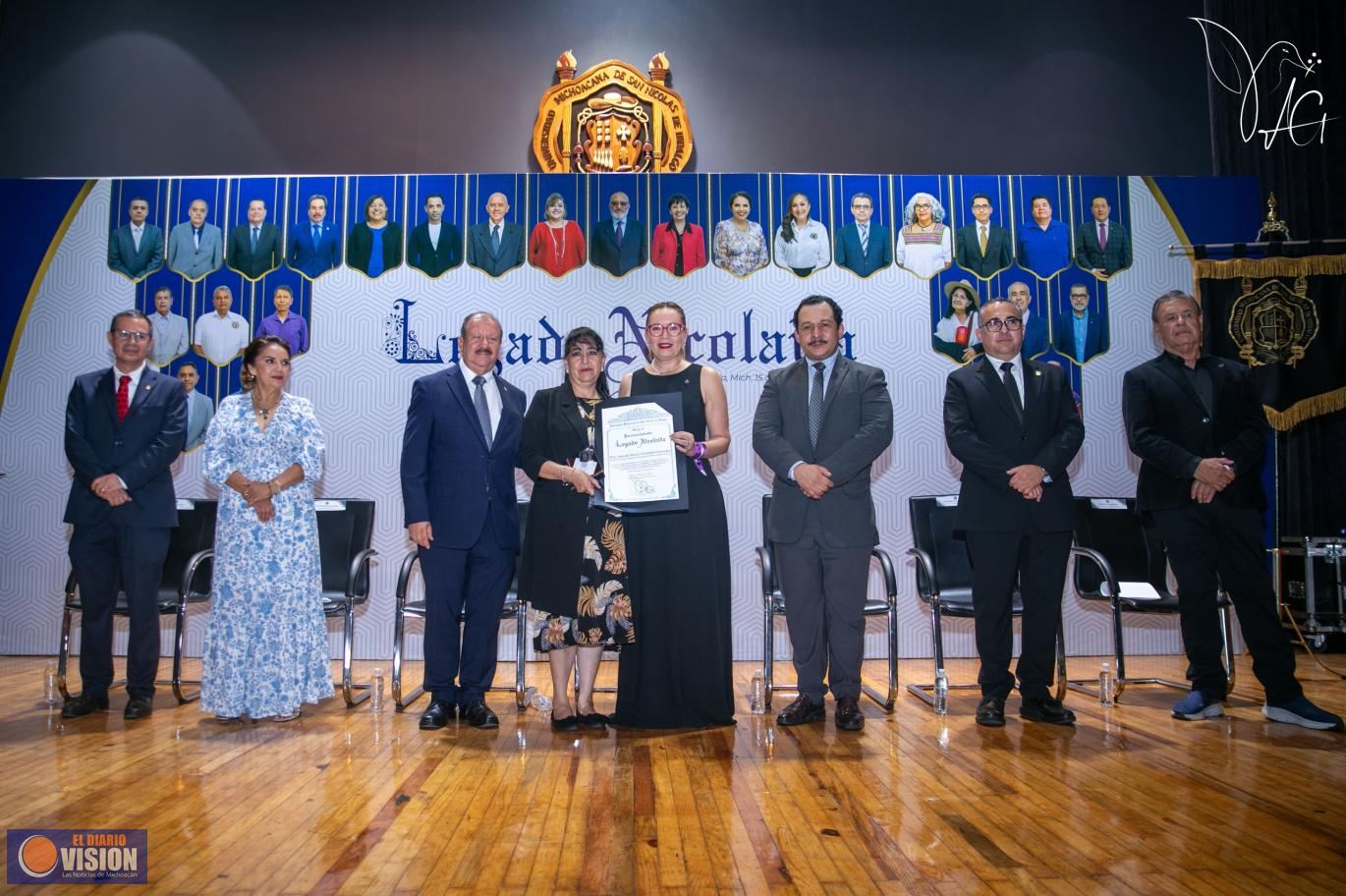 Yarabí Ávila entrega reconocimiento legado Nicolaita 