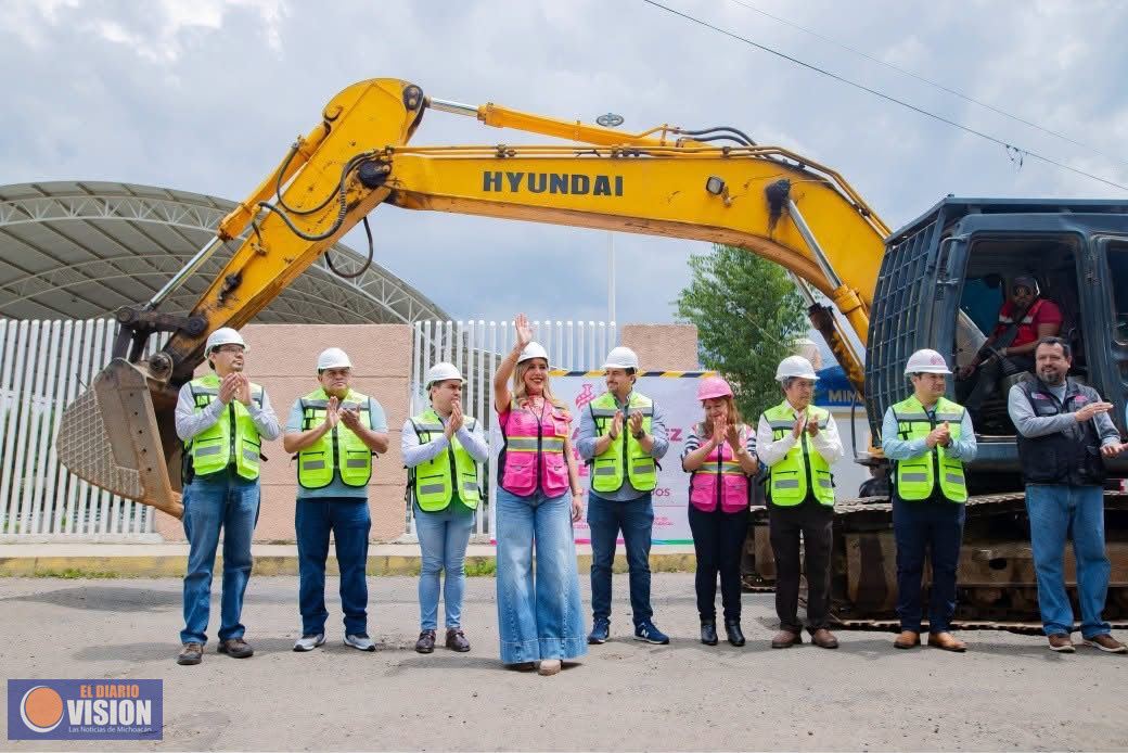 Dayana Pérez Mendoza encabeza arranque de obra integral en la calle Prolongación Hidalgo