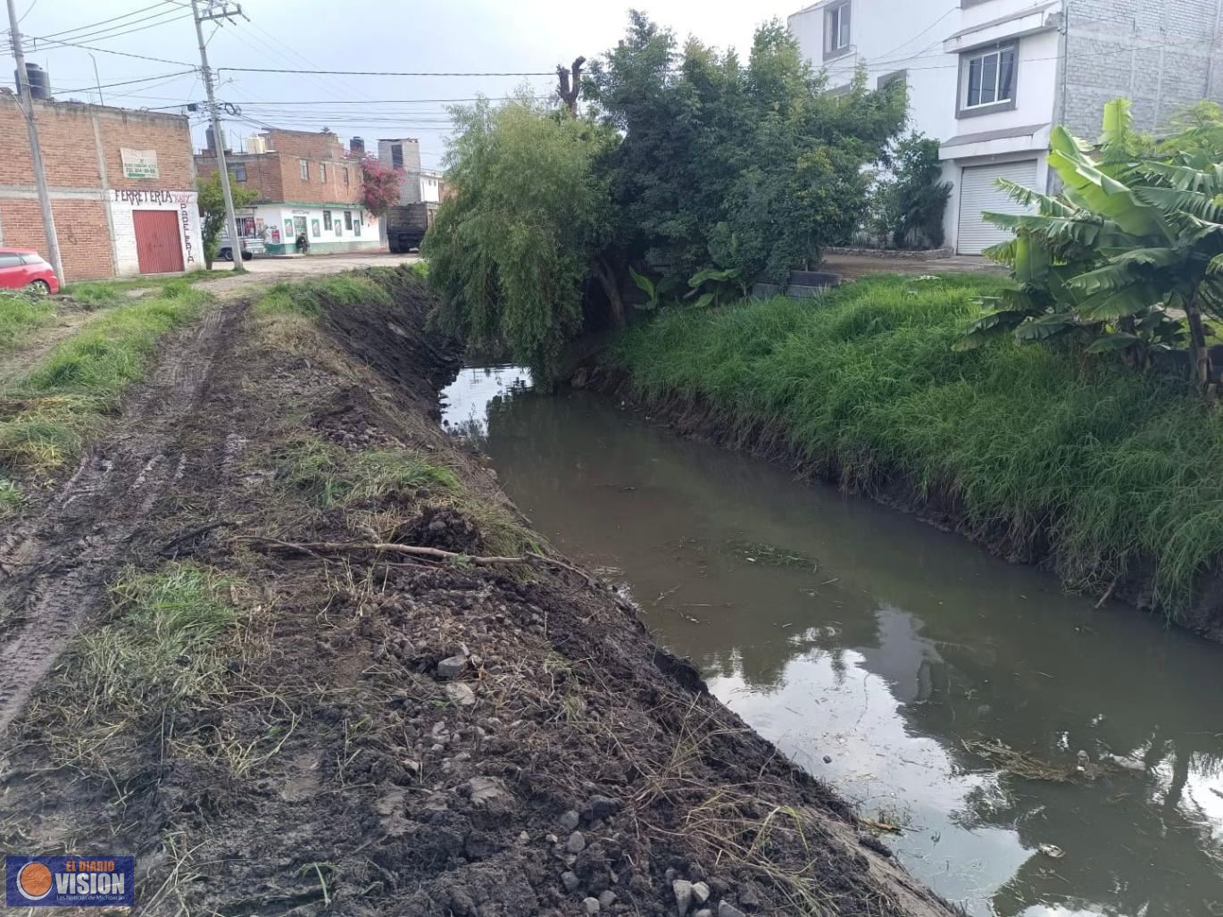 Ooapas refuerza acciones preventivas con limpieza del dren Gertrudis Sánchez