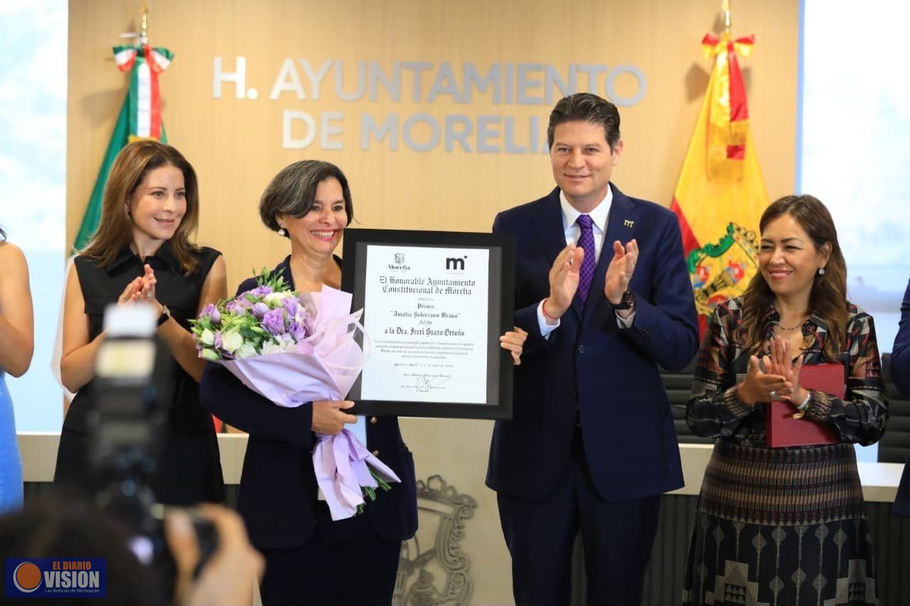 Ayuntamiento de Morelia entrega Presea Amalia Solórzano Bravo 2026 a Ireri Suazo Ortuño