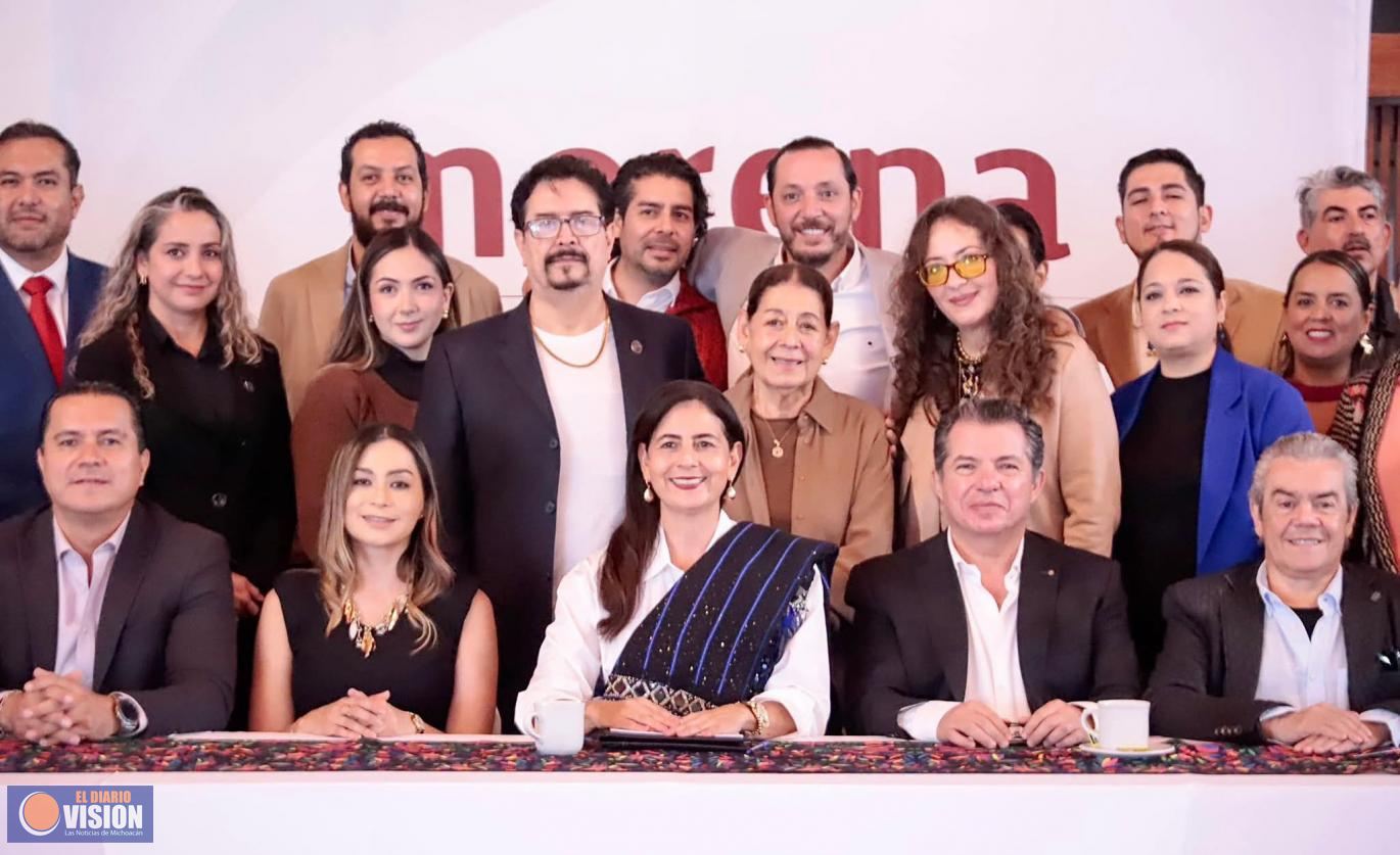 Profesionistas respaldan a Gaby Molina como perfil con experiencia y resultados