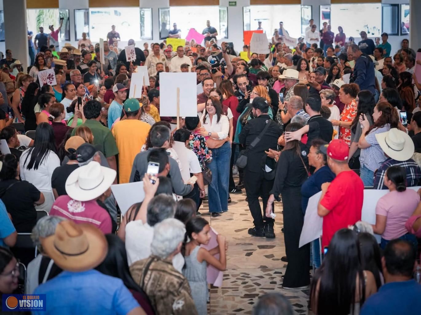 Gladyz Butanda apuesta por el diálogo en los municipios para blindar los logros de la 4T