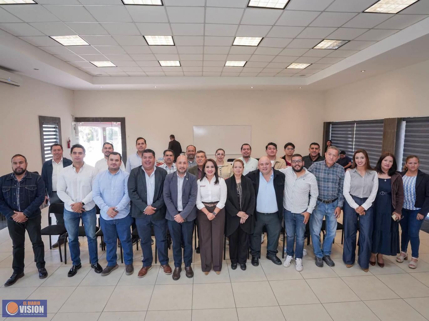Respaldan constructores de la CMIC a Gladyz Butanda rumbo a 2027