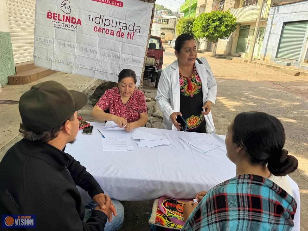 A ras de tierra, Belinda Iturbide lleva audiencia ciudadana