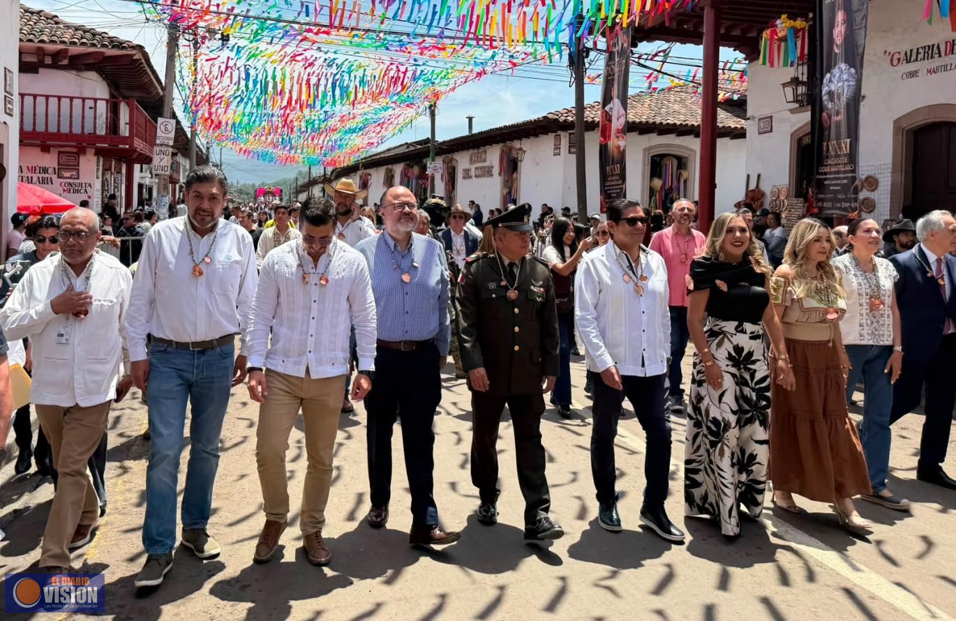 Cobre martillado, cultura y tradición reúnen a visitantes en Santa Clara del Cobre