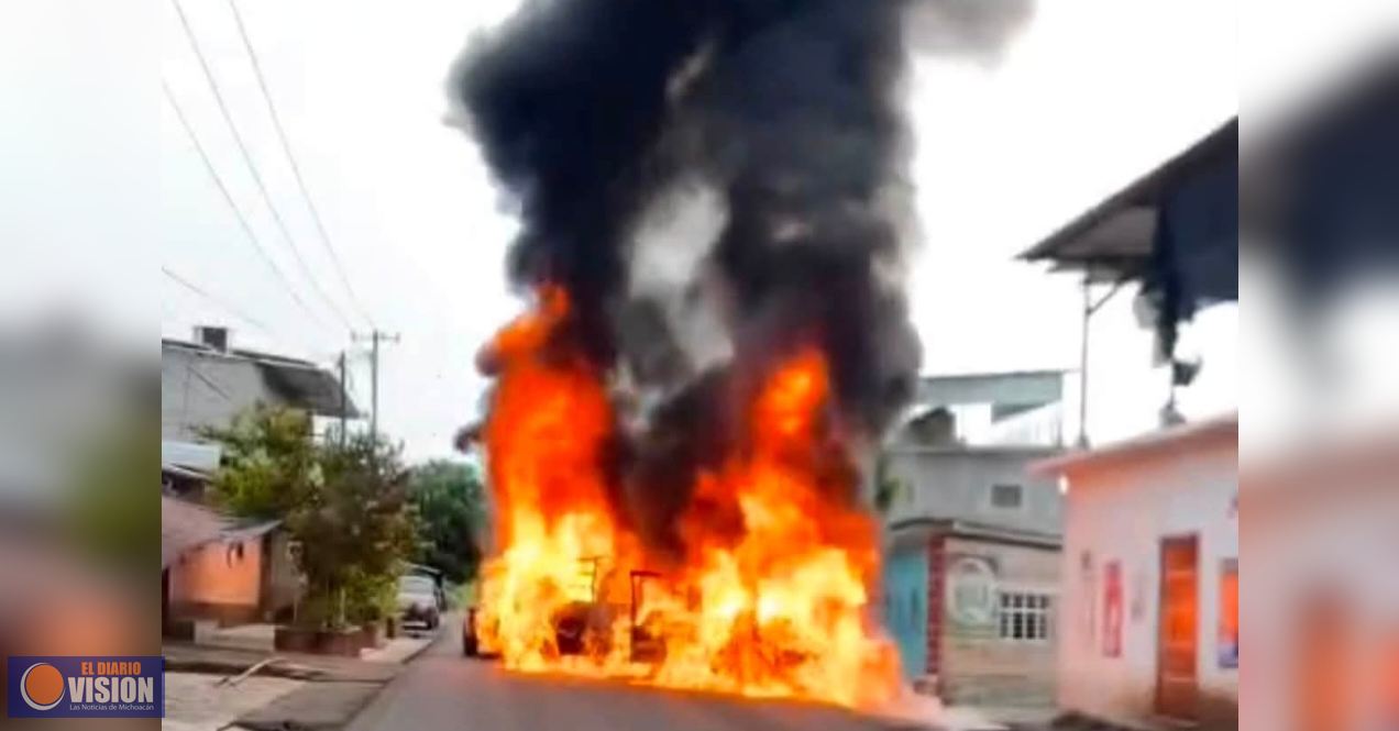 Muere a balazos e incendian un vehículo en Pedernales