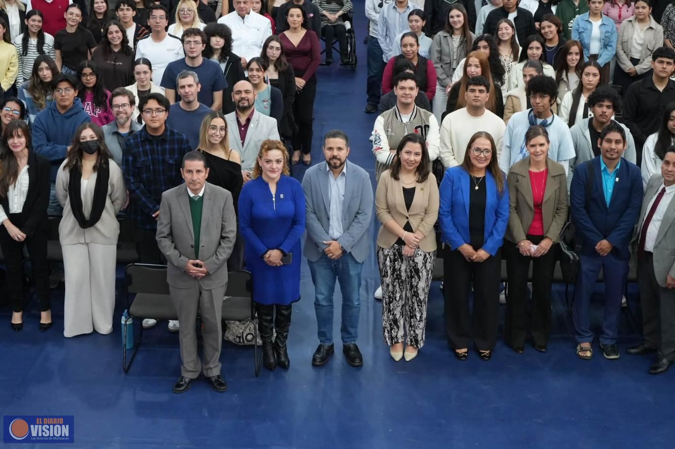 El presidente de la CEDH Michoacán Josué Mejía formalizó alianza con la UVAQ 