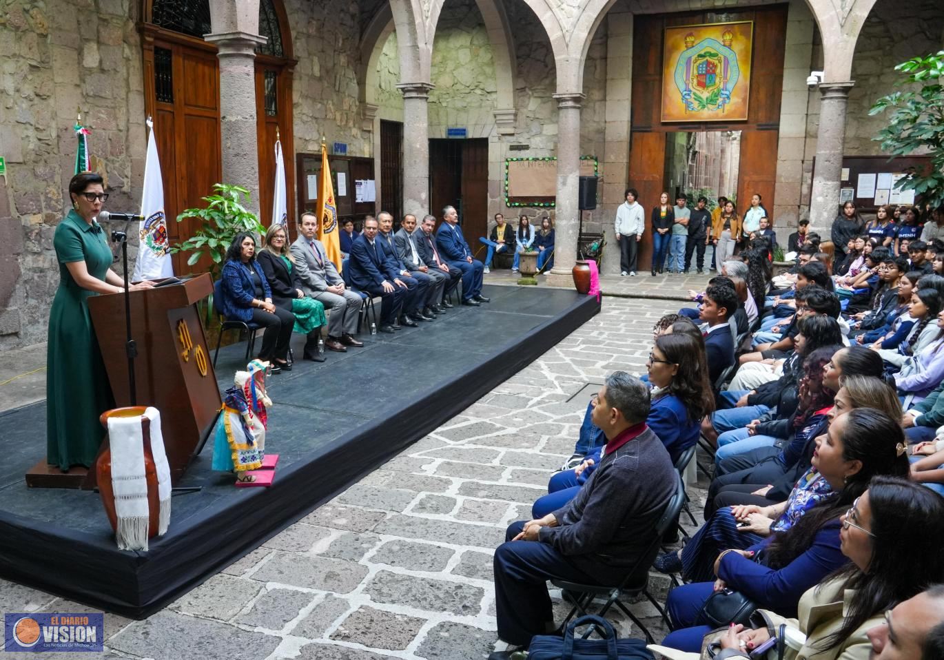 Cada vez más fuerte, Bachillerato Nicolaita en gestión de Yarabí Ávila: Secretaría Académica