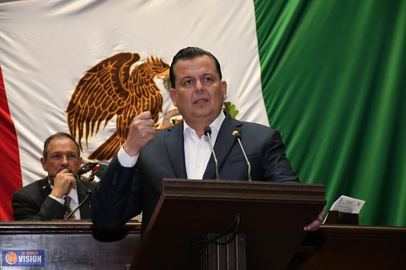 Con exhorto a la Secretaría de Economía, Memo Valencia busca evitar el robo de vehículos nuevos