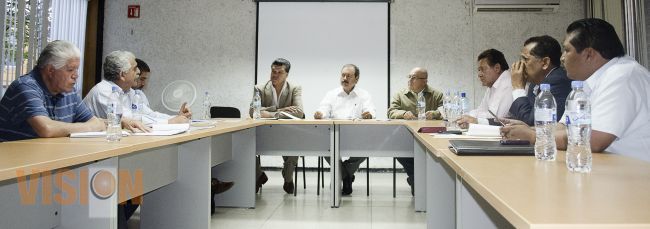 Delegado de Sedesol y ediles alínean 