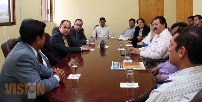 Recibe IEM visita de cortesía de petistas