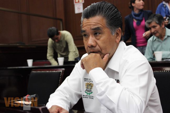Se reúne Eleazar Aparicio con pensionados qué exigen pago completo de su pensión