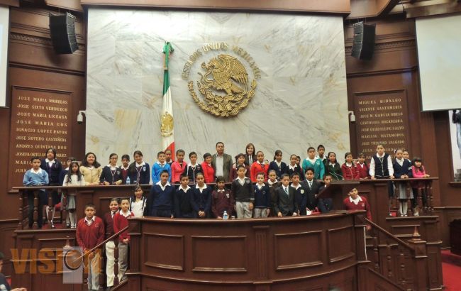 Niños de Morelia se convirtieron diputados por un día.