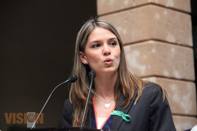 Trabajar por la niñez michoacana,  deber de los legisladores: Daniela de los Santos