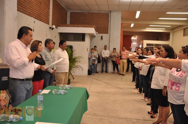 Rinden protesta integrantes de Union Mexicana de Mujeres