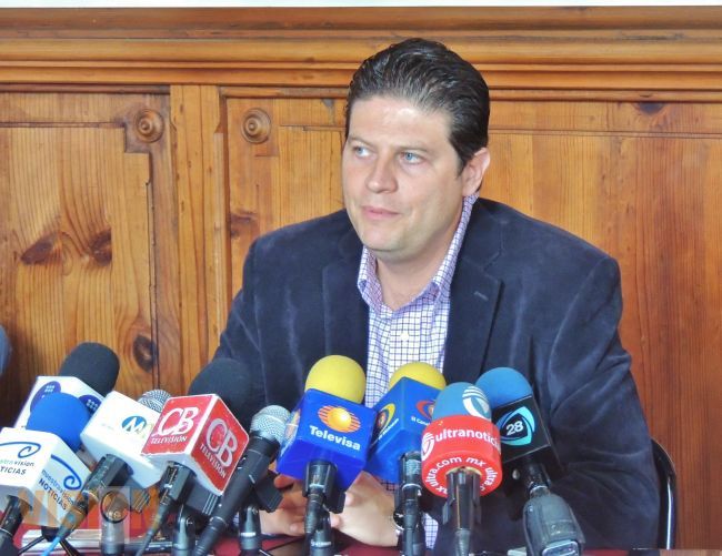 No hay condiciones para tomar decisión sobre licencia de Fausto: Alfonso Martínez.