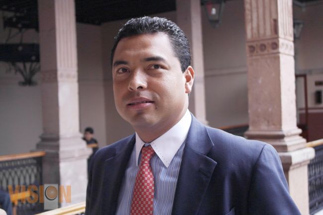 Comisiones del Congreso analizan licencia de Fausto Vallejo