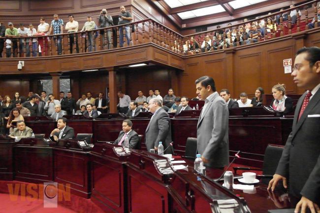 Aprueban diputados locales licencia de Fausto Vallejo