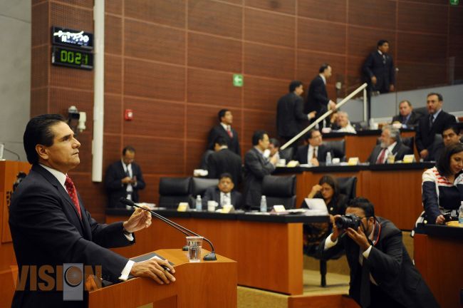 Sivano Aureoles buscará acuerdo para celebrar dos periodos extraordinarios