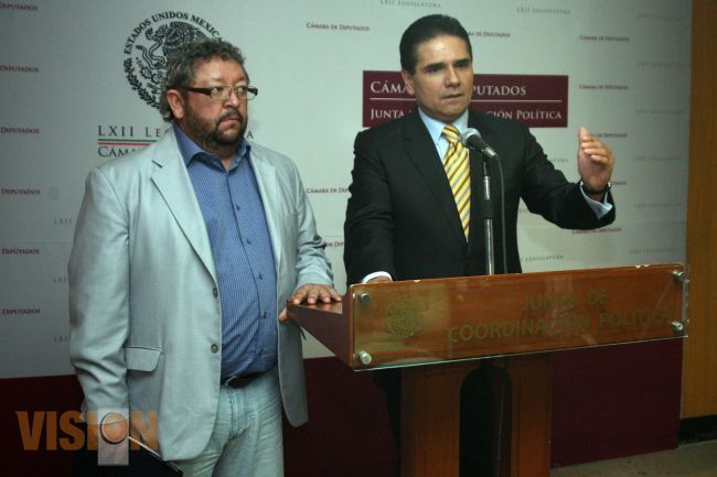 Conferencia de prensa del presidente de la Junta de Coordinación Política, Silvano Aureoles Conejo