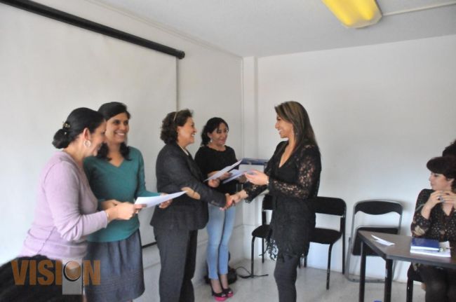 INMUJERES y SEMUJER realizan taller de asistencia telefónica a personas en situación de violencia.