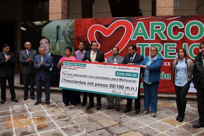 Apoya Marco Trejo a estudiantes becados en Cuba