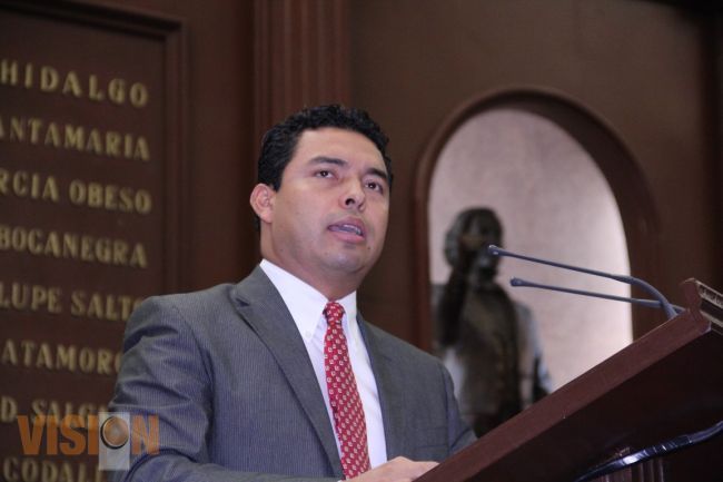 Presenta Olivio López iniciativa para disminuir la edad para ocupar cargos públicos