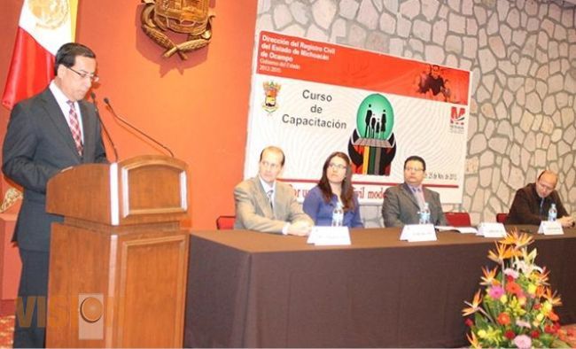 Profesionalización para los oficiales del registro civil.