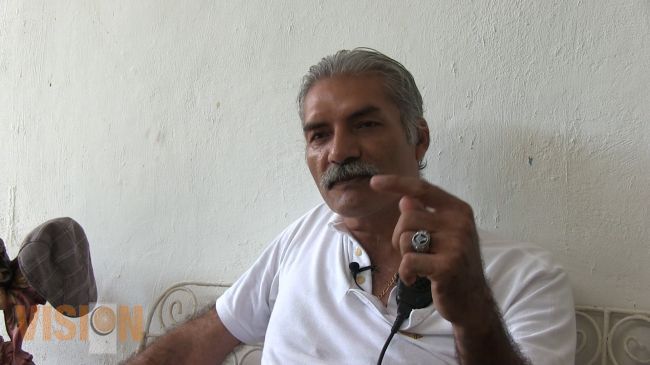 Líder de autodefensas en Michoacán pide protección federal.