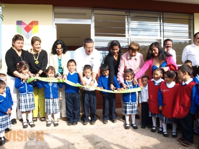 Con diversas obras, el Ayuntamiento fortalece la infraestructura educativa del Municipio.