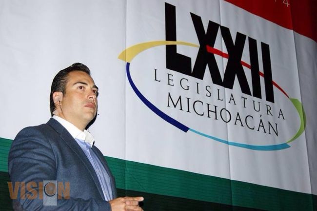 La política no es una profesión, sino una vocación para servir a la gente: Marco Trejo