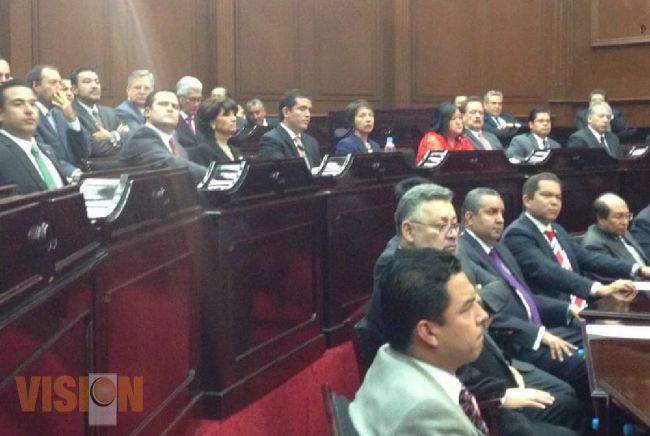 Reconocen realismo y compromisos de Fausto Vallejo al rendir su Segundo Informe de Gobierno. 