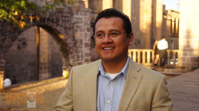 Antes de lanzar su campaña, Torres Piña recibe el apoyo de expresiones perredistas