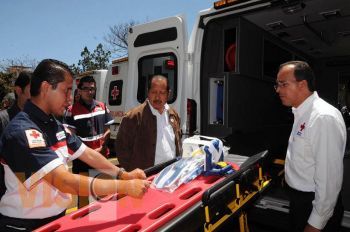 Leonel Godoy Rangel puso en marcha la colecta anual 2010 de la Cruz Roja en el estado 