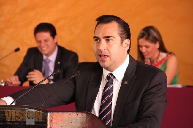 Marco Trejo plantea mayor promoción al tianguis artesanal de Domingo de Ramos en Uruapan