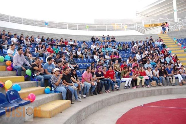 Invita la COFEEEM a estudiantes a liberar el servicio social en Expo Feria Michoacán 2014. 
