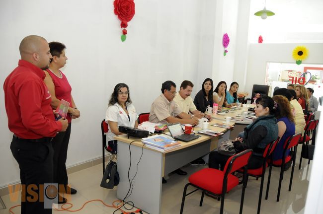 Sistema DIF Michoacán atiende a mujeres embarazadas adolescentes en Charo.